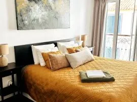 Artist Loft - Modern Stay in Historic Old Town