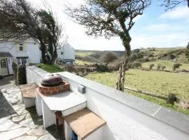 Rose Cottage at the peaceful Trebarwith Valley