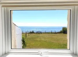 Old Coastguard Cottage with uninterrupted sea views