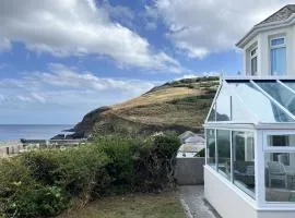 Colescus sea views and direct access to the sandy beach