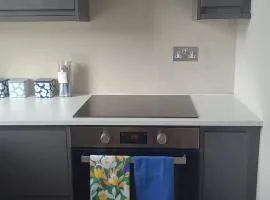Stylish 3BR Near Liverpool Parking WiFi