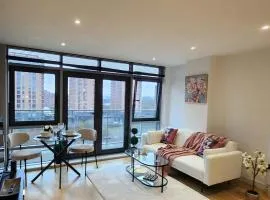 Modern 1BR - Stylish - Luxury Skyline Views
