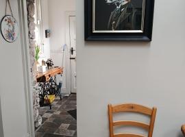 The Old House at Belfield, отель в Трали