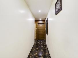 Hotel O Grand, hotell i Gorwa