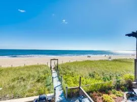 Steps to Sandy Beach! Oceanfront Old Orchard Gem