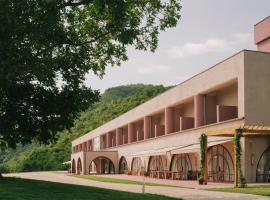 Pabellon Hotel, hotell i Kvareli