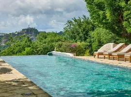 Pelican Eyes Hotel and Resort