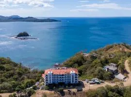 2 BR, Luxury Condo, Two Pools, Ocean Views