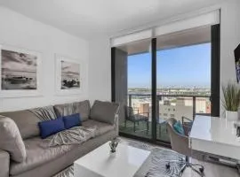 Bayview 2BR Retreat Stunning Views and Pool