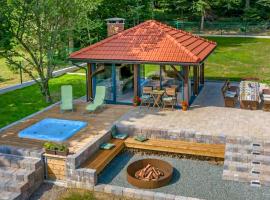 Holiday Home Chalet Relax by Interhome, Hotel in Fužine