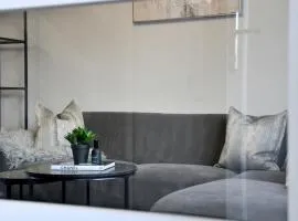 Free Parking-Sleeps 5 - 3 Bedroom House - Stunning Interior