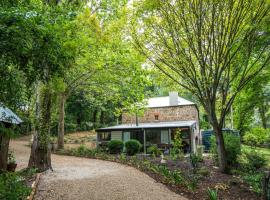 Holly Cottage - Historic Garden Serenity โรงแรมในบริดจ์วอเตอร์