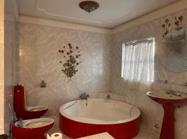 The Dallas House, hotel en KwaDukuza