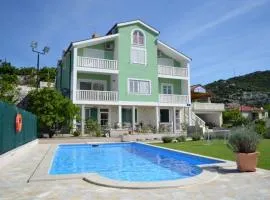 Holiday Home Solo by Interhome