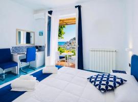 Eden Holiday, хотел в Минори