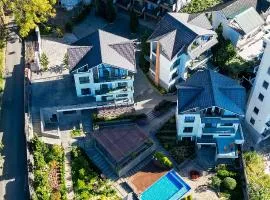 Zenora Hillside Garden