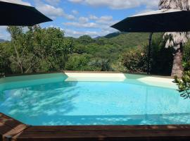 La Libellule, piscine, climatisation, wifi, vue ,jardin ,parking, hotel di Le Vigan