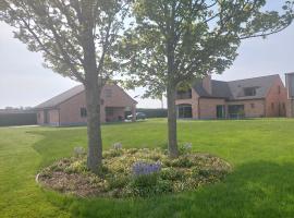 't Caeneghems Goed, Hotel in Tielt