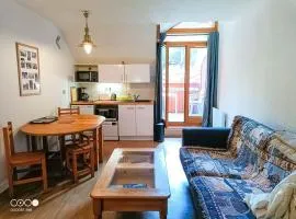 Studio avec balcon au centre de Brides-les-Bains, WiFi et parking - FR-1-512-266