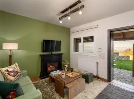 Alkiona Cozy Mountain Retreat with Stunning Views By Greece Apartments