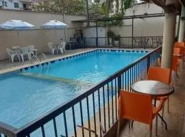 Pousada Parque Suites - Estacionamento e Piscina na Enseada