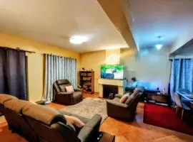 Cozy private room in a home