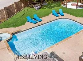 Luxury 6BR Retreat Pool Hot Tub Cinema & Game Room