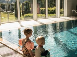 MONDI Familien & Aktivresort, מלון באוברשטאופן