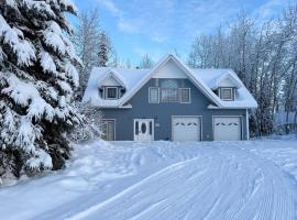 The Arctic and Aurora Luxury Lakehouse, Hotel in Fairbanks