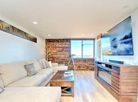 Beautiful 2 Bedroom 2 Bath Lake View Condo Close to Weirs Beach