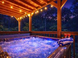 Hunter Hill Haven - Pet Friendly Hot Tub Game RM Secluded Cabin Between Gatlinburg & Pigeon Forge, hotel u gradu Seviervil