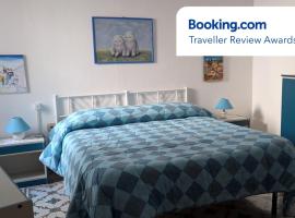 Casa Danero "U dedotu" - Centro storico di Carloforte, hotel di Carloforte