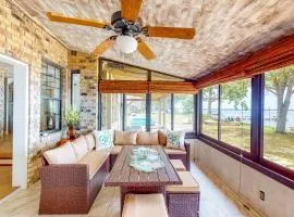 Dock! Bayfront Pensacola Retreat 10 Mi to Dtwn