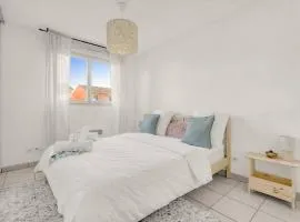 Charmant T2 avec terrasse – Idéal pour 4 voyageurs