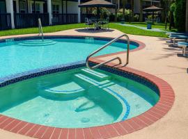 Surfside II #109 home, hotel di Coffeyville