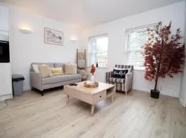 Stylish 1 Bed Apartment in Swansea by 53 Degrees Property, Sleeps 4!
