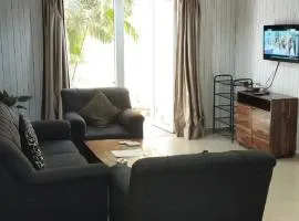 Pool View Apartment - Sunshine By Leela Homes