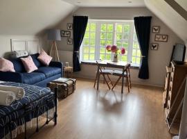 The Bird Loft Studio, hotel a Horsted Keynes