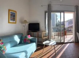 T2 avec balcon Cœur historique Avignon Intramuros