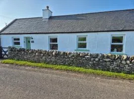 RAWSON COTTAGE LOVELY 2 BEDROOM SEMI RURAL