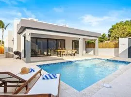 Koko Nido – Modern Luxury Pool Villa in Noord