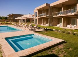 Alcántara Hotel Chacras de Coria, hótel í Chacras de Coria