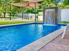 Casa Residencial Con Alberca, Gimnasio y Vigilancia