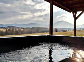 Górska Stodoła - domek w górach z prywatnym jacuzzi w cenie pobytu, hotel v destinaci Lipowa
