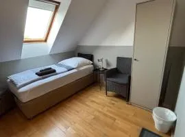 Zimmer-Bad-TV-Kühlschrank-16