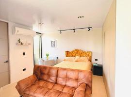 Luxury suite with balcony and air conditioning, hotel i Chigorodó