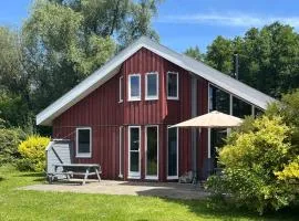 Cozy Home In Rechlin With Wifi