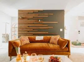 Cozy 2BR Condo Walk to Lake, Saltwater Pool and Golf