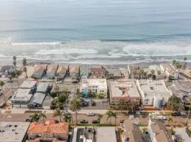 Steps to Beach & Close to Restaurants and Shops