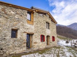 Chalet Casa Ulme' by Interhome, hotel v destinaci Buglio in Monte